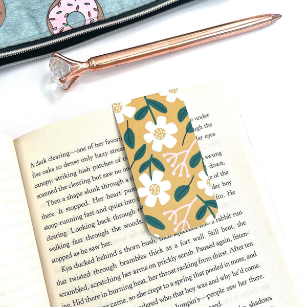 Magnetic Bookmark: Daisies on Mustard