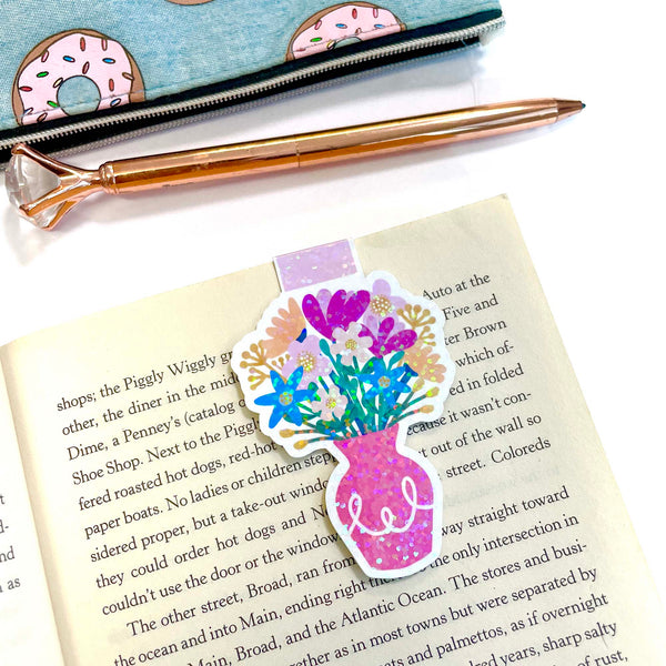 Magnetic Bookmark: Vase of Flowers